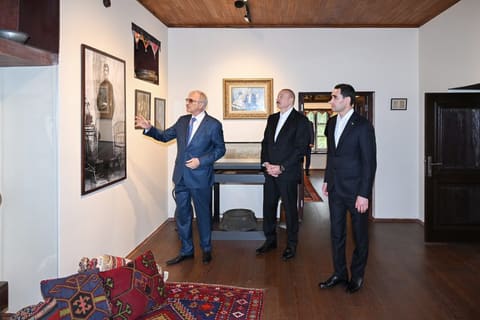 İlham Əliyev və Sərdar Berdiməhəmmədov Bülbülün ev-muzeyi ilə tanış olublar