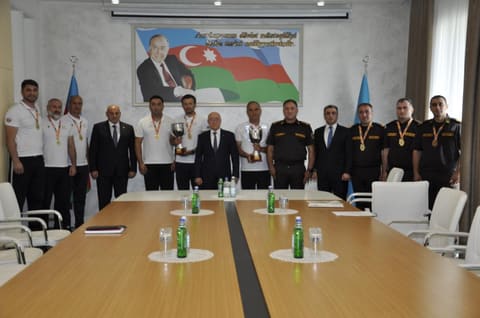 Kəmaləddin Heydərov III Dünya Korporativ Oyunlarında yüksək nəticələr qazanmış FHN komandalarının üzvləri ilə görüşüb