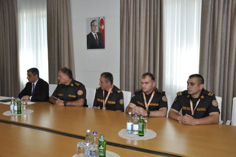 Kəmaləddin Heydərov III Dünya Korporativ Oyunlarında yüksək nəticələr qazanmış FHN komandalarının üzvləri ilə görüşüb