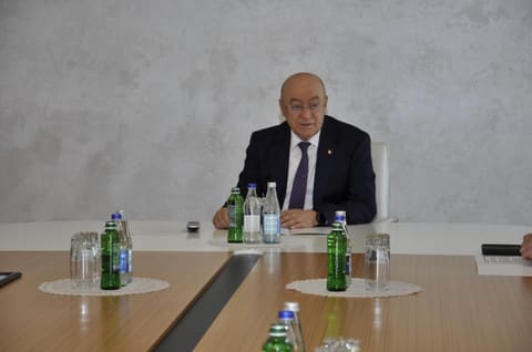 Kəmaləddin Heydərov III Dünya Korporativ Oyunlarında yüksək nəticələr qazanmış FHN komandalarının üzvləri ilə görüşüb
