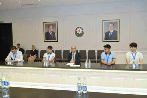 Elm və təhsil naziri Respublika Fənn Olimpiadalarının ən yüksək nəticə göstərən qalibləri ilə görüşüb
