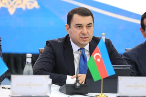  Adil Kərimli III Beynəlxalq Məqam Sənəti Forumu çərçivəsində keçirilən konfransda çıxış edib