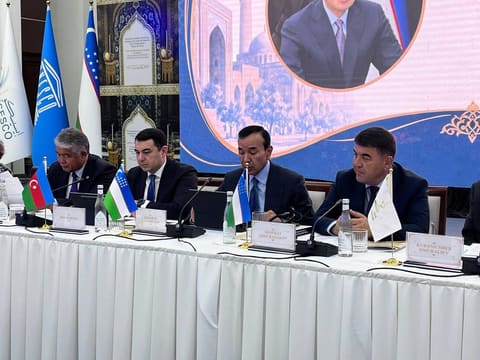  Adil Kərimli III Beynəlxalq Məqam Sənəti Forumu çərçivəsində keçirilən konfransda çıxış edib