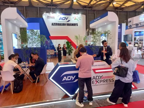 Çində beynəlxalq nəqliyyat sərgisində Azərbaycanın tranzit və logistika imkanları təqdim edilib