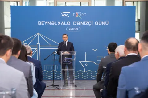 Bakı Dəniz Vağzalında Azərbaycan dənizçilərinin peşə bayramı münasibətilə tədbir keçirilib