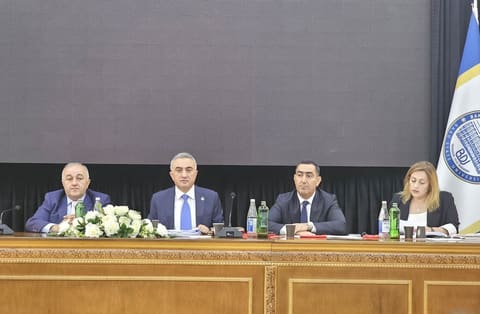 Vəkillər Kollegiyası rəhbərinin sədrliyi ilə BDU-da magistrantların dissertasiyası müdafiə olunub