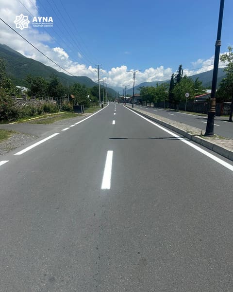 Qax rayonunda yol nişanlanma işləri aparılır