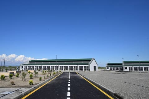 Leyla Əliyeva Yevlaxda Sahibsiz Heyvanlara Qayğı Mərkəzinin regional bölməsinin açılışında iştirak edib
