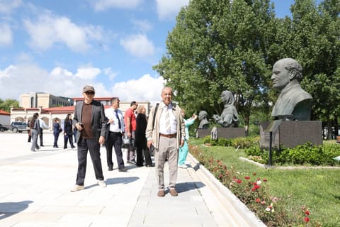 “Türk Dünyası Həftəsi”nin iştirakçıları Şuşanın tarixi-mədəni irsi ilə tanış olublar