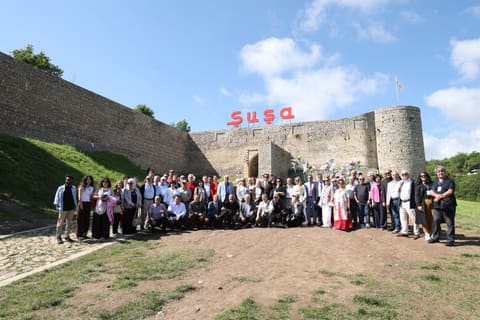 “Türk Dünyası Həftəsi”nin iştirakçıları Şuşanın tarixi-mədəni irsi ilə tanış olublar