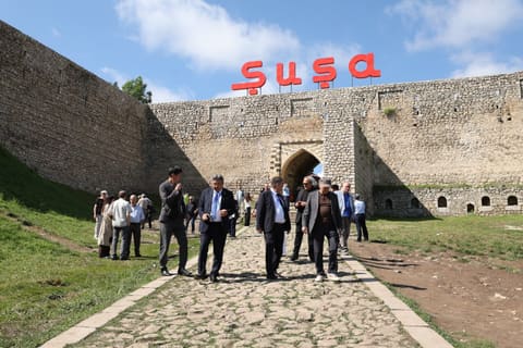 “Türk Dünyası Həftəsi”nin iştirakçıları Şuşanın tarixi-mədəni irsi ilə tanış olublar
