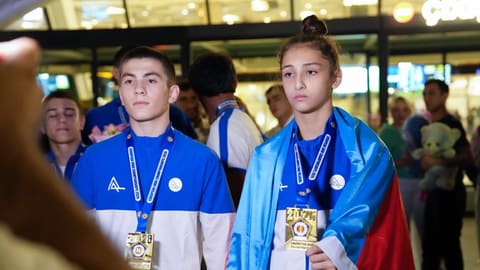 Avropa çempionatında 10 medal qazanan Azərbaycan cüdoçuları Vətənə qayıdıb