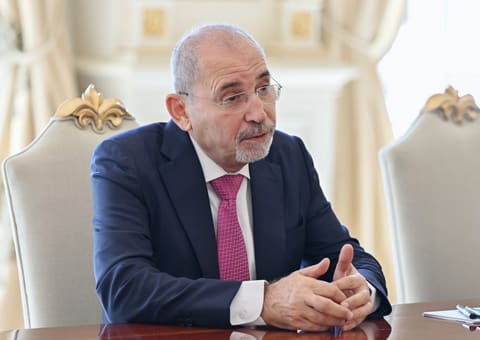 İlham Əliyev İordaniya Baş nazirinin müavinini qəbul edib