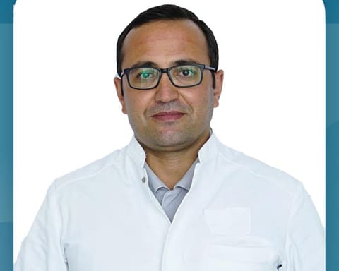 Azərbaycanda ilk dəfə limfedemaya qarşı nadir mikrocərrahi əməliyyat uğurla icra edilib