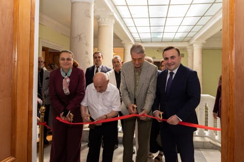 bp və tərəfdaşları yeni sərgi zalları və “Azərbaycan təsviri sənətinin inciləri. Qızıl kolleksiya”nı təqdim etdi