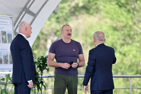 İlham Əliyev Laçında "Həkəriçay" su anbarının təməlini qoyub