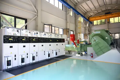 İlham Əliyev Laçında Hoçaz çayının üzərindəki su elektrik stansiyalarının açılışında iştirak edib