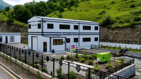 İlham Əliyev Laçında Hoçaz çayının üzərindəki su elektrik stansiyalarının açılışında iştirak edib