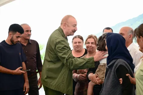 İlham Əliyev Şuşanın Kiçik Qaladərəsi kəndində görülən işlərlə tanış olub və kəndə qayıdan sakinlərlə görüşüb - YENİLƏNİB