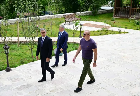 İlham Əliyev Şuşada "Yasəmən" hotelinin yeni korpusları ilə tanış olub