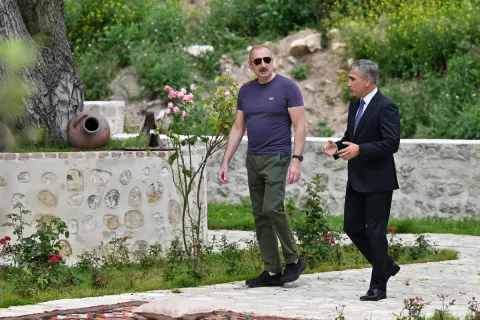 İlham Əliyev Şuşada "Yasəmən" hotelinin yeni korpusları ilə tanış olub