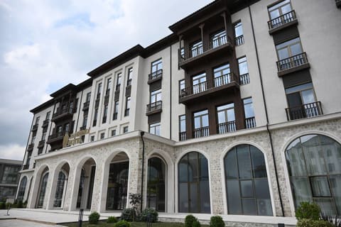 Prezident İlham Əliyev “Xankəndi” hotelinin açılışında iştirak edib