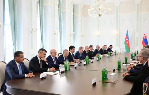 İlham Əliyevin Şuşada Slovakiya Prezidenti ilə geniş tərkibdə görüşü olub - YENİLƏNİB
