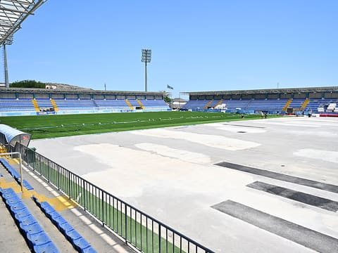 Bayıl stadionunda yenidənqurma işləri davam edir - FOTOLAR