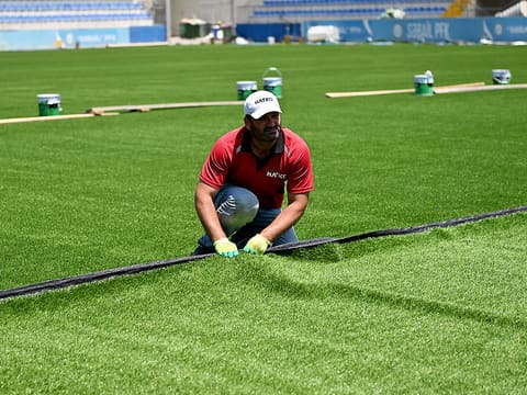 Bayıl stadionunda yenidənqurma işləri davam edir - FOTOLAR
