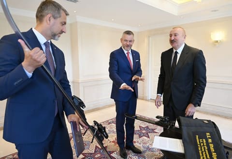 İlham Əliyevin Şuşada Slovakiya Prezidenti ilə geniş tərkibdə görüşü olub - YENİLƏNİB