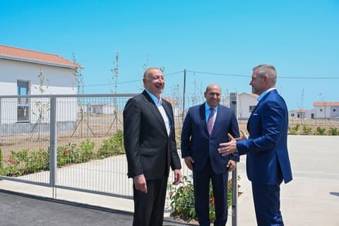 Azərbaycan və Slovakiya prezidentləri Ağdamın Baş Qərvənd kəndində görülən işlərlə tanış olublar