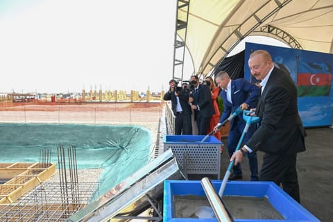 Azərbaycan və Slovakiya prezidentləri Ağdamın Baş Qərvənd kəndində görülən işlərlə tanış olublar