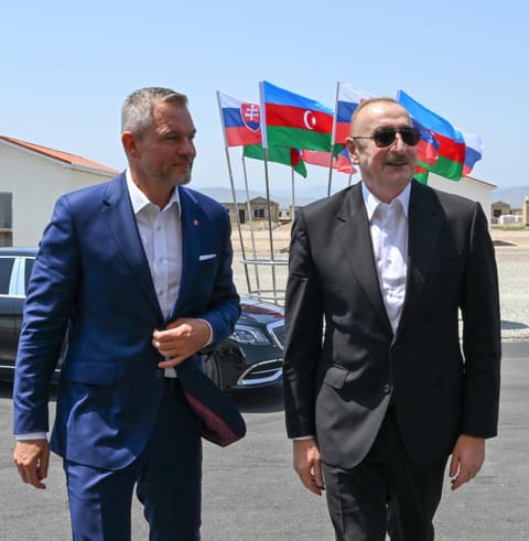 Azərbaycan və Slovakiya prezidentləri Ağdamın Baş Qərvənd kəndində görülən işlərlə tanış olublar