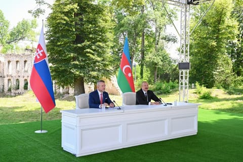 Azərbaycan və Slovakiya prezidentləri mətbuata bəyanatlarla çıxış ediblər - YENİLƏNİB 2