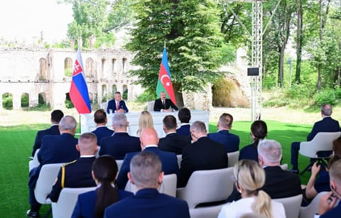 Azərbaycan və Slovakiya prezidentləri mətbuata bəyanatlarla çıxış ediblər - YENİLƏNİB 2