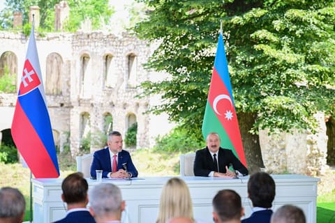Azərbaycan və Slovakiya prezidentləri mətbuata bəyanatlarla çıxış ediblər - YENİLƏNİB 2