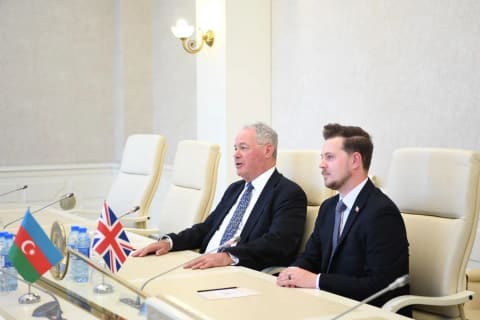 Milli Məclisdə Böyük Britaniya ilə parlamentlərarası əməkdaşlıq müzakirə olunub