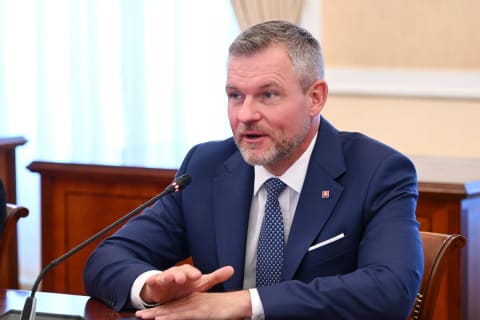 Əli Əsədov Slovakiya Prezidenti ilə görüşüb