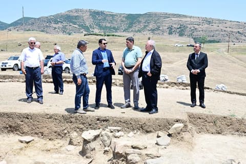 Mədəniyyət naziri Yardımlıda aparılan arxeoloji tədqiqat işləri ilə tanış olub