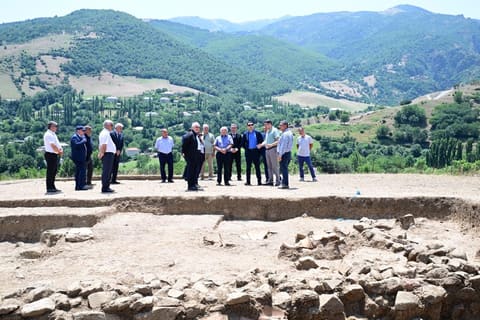 Mədəniyyət naziri Yardımlıda aparılan arxeoloji tədqiqat işləri ilə tanış olub