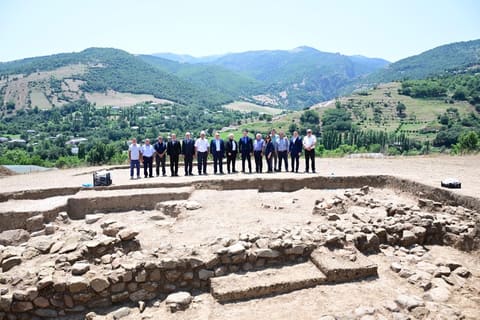 Mədəniyyət naziri Yardımlıda aparılan arxeoloji tədqiqat işləri ilə tanış olub