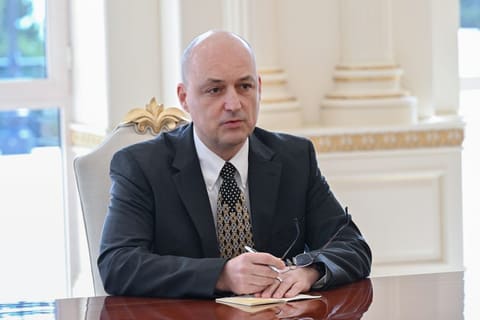 İlham Əliyev “John Deere” şirkətinin nümayəndə heyətini qəbul edib