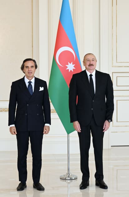 İlham Əliyev Braziliyanın Azərbaycanda yeni təyin olunmuş səfirinin etimadnaməsini qəbul edib
