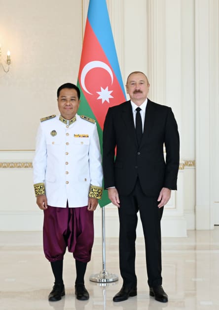  İlham Əliyev Kambocanın Azərbaycanda yeni təyin olunmuş səfirinin etimadnaməsini qəbul edib