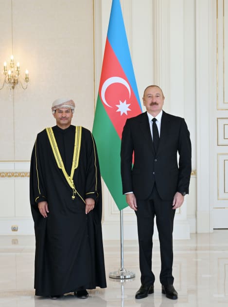 İlham Əliyev Omanın Azərbaycanda yeni təyin olunmuş səfirinin etimadnaməsini qəbul edib
