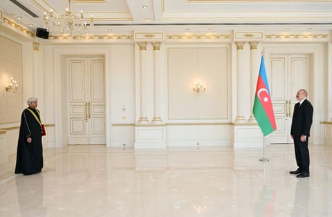 İlham Əliyev Omanın Azərbaycanda yeni təyin olunmuş səfirinin etimadnaməsini qəbul edib