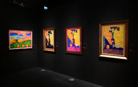 Leyla Əliyeva Budapeştdə "Azərbaycan xalçaları – ənənədən müasir incəsənətə" sərgisinin təqdimatında iştirak edib