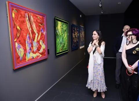 Leyla Əliyeva Budapeştdə "Azərbaycan xalçaları – ənənədən müasir incəsənətə" sərgisinin təqdimatında iştirak edib