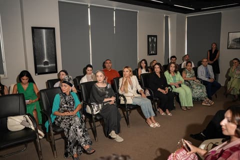 Milli geyimlərin stilizasiyası və müasir modaya inteqrasiyası məsələləri müzakirə olunub
