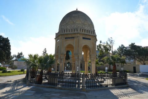 Komitə sədri "Pir Həsən" ziyarətgahını və Buzovna “Cümə” məscidini ziyarət edib